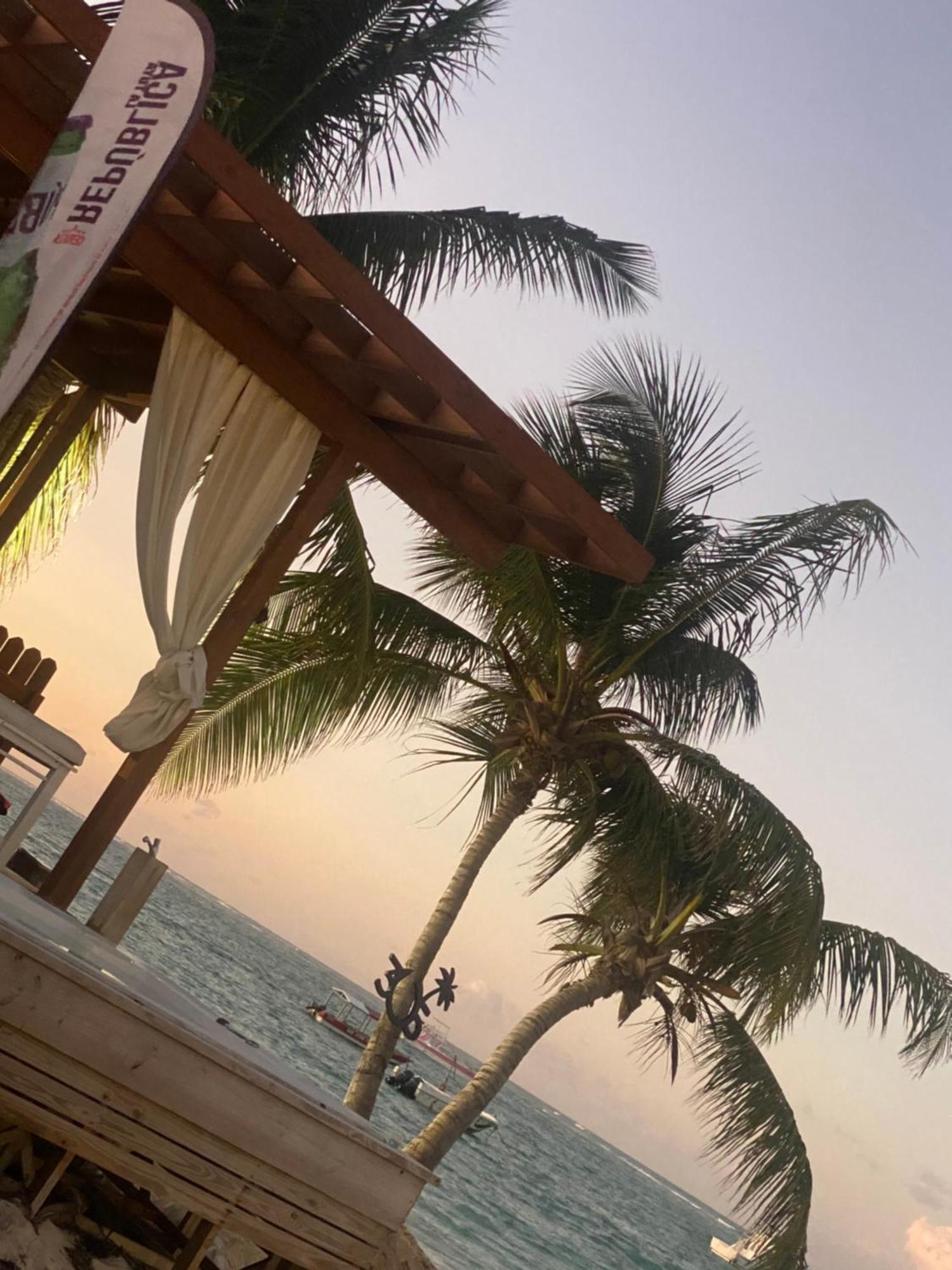 Madonna Pool Beach Los Corales Punta Cana Exterior photo