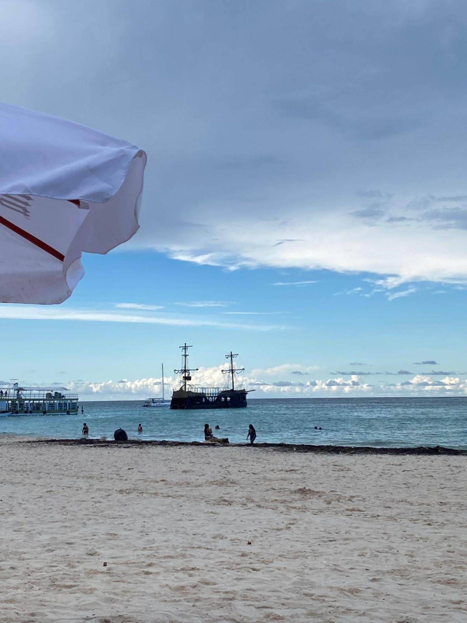 Madonna Pool Beach Los Corales Punta Cana Exterior photo