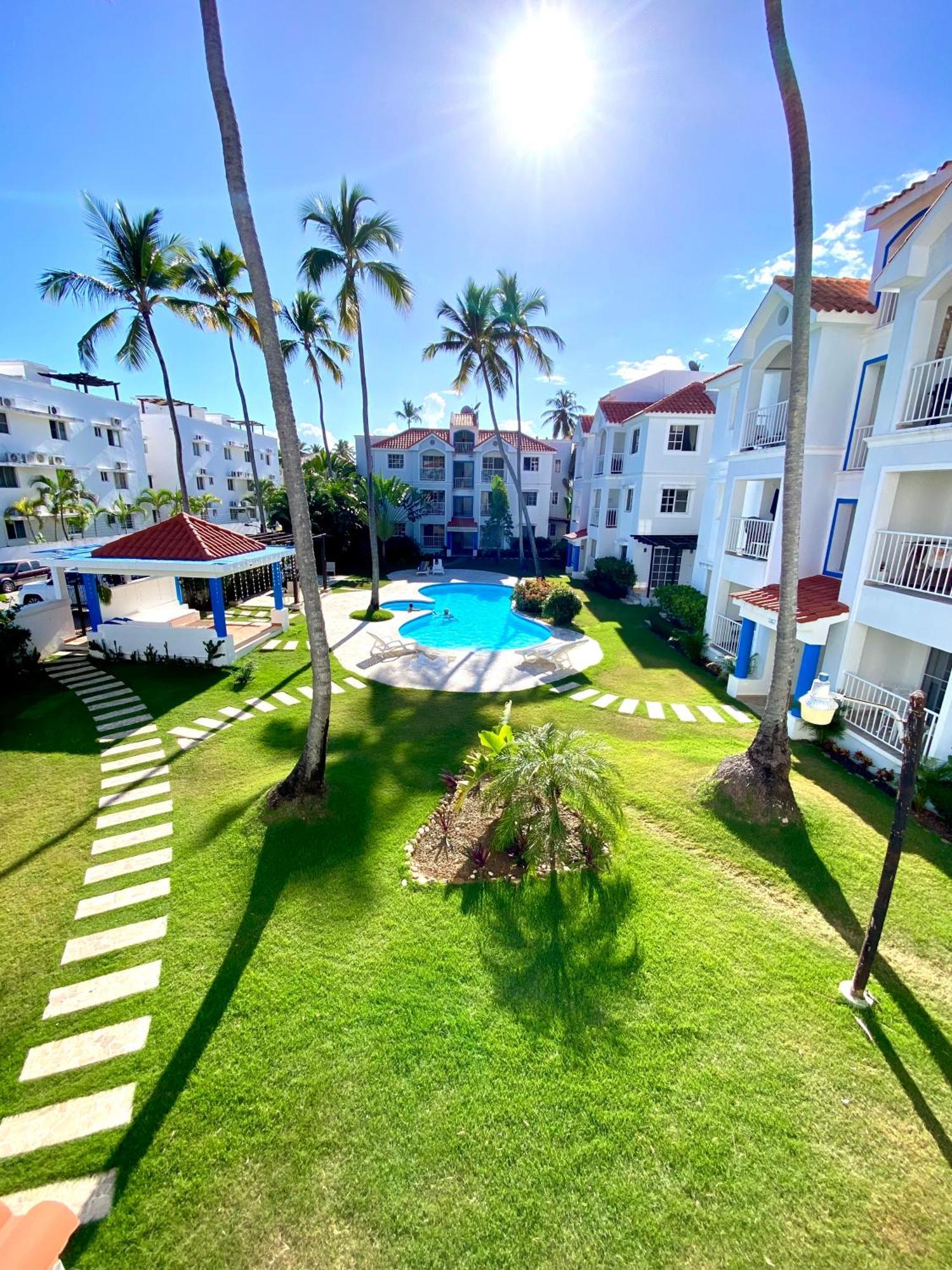 Madonna Pool Beach Los Corales Punta Cana Exterior photo