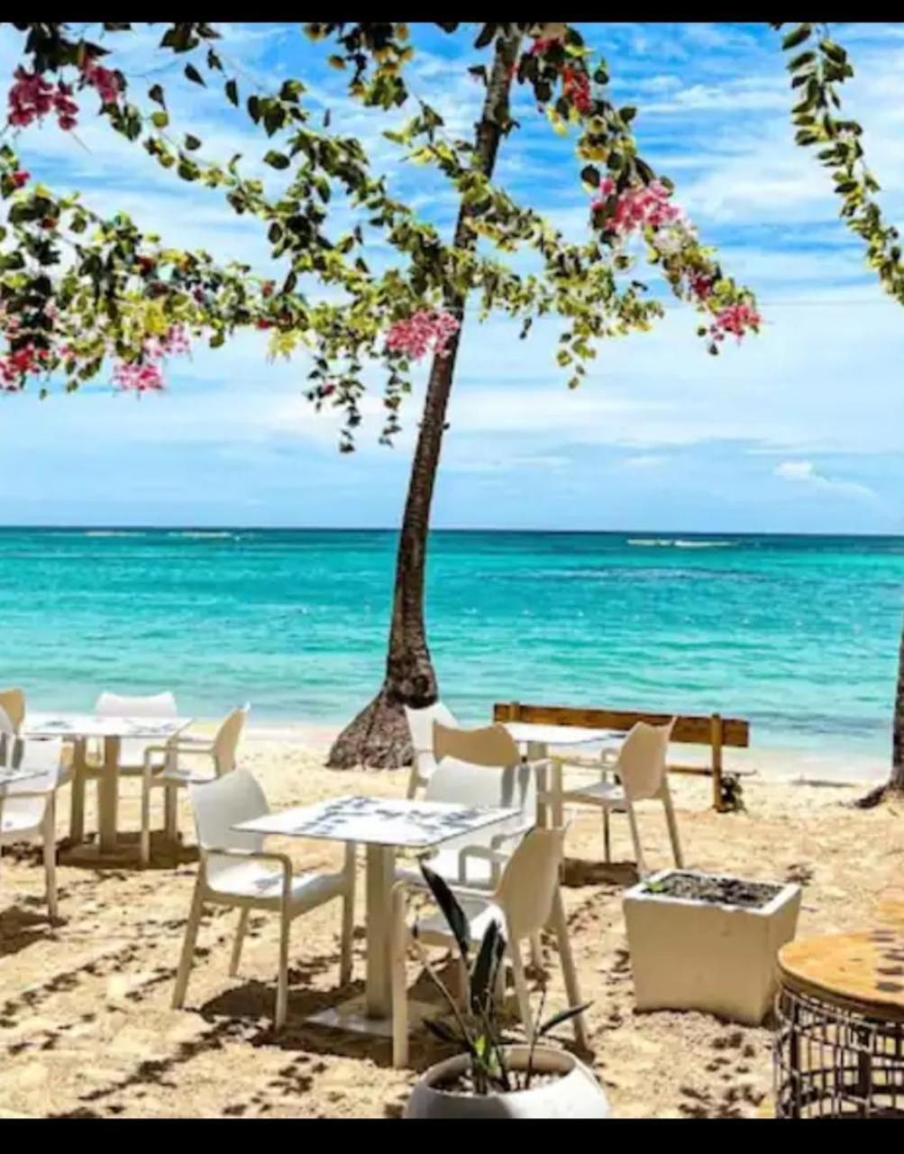 Madonna Pool Beach Los Corales Punta Cana Exterior photo