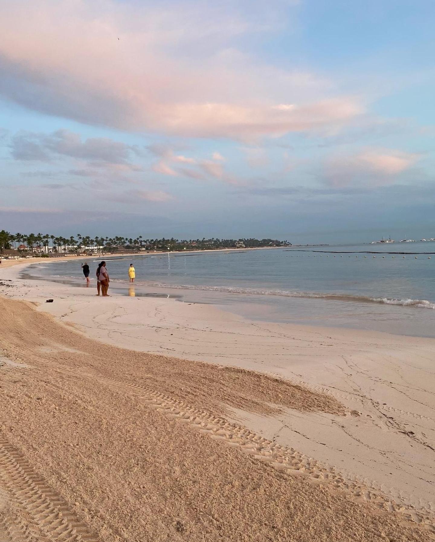 Madonna Pool Beach Los Corales Punta Cana Exterior photo