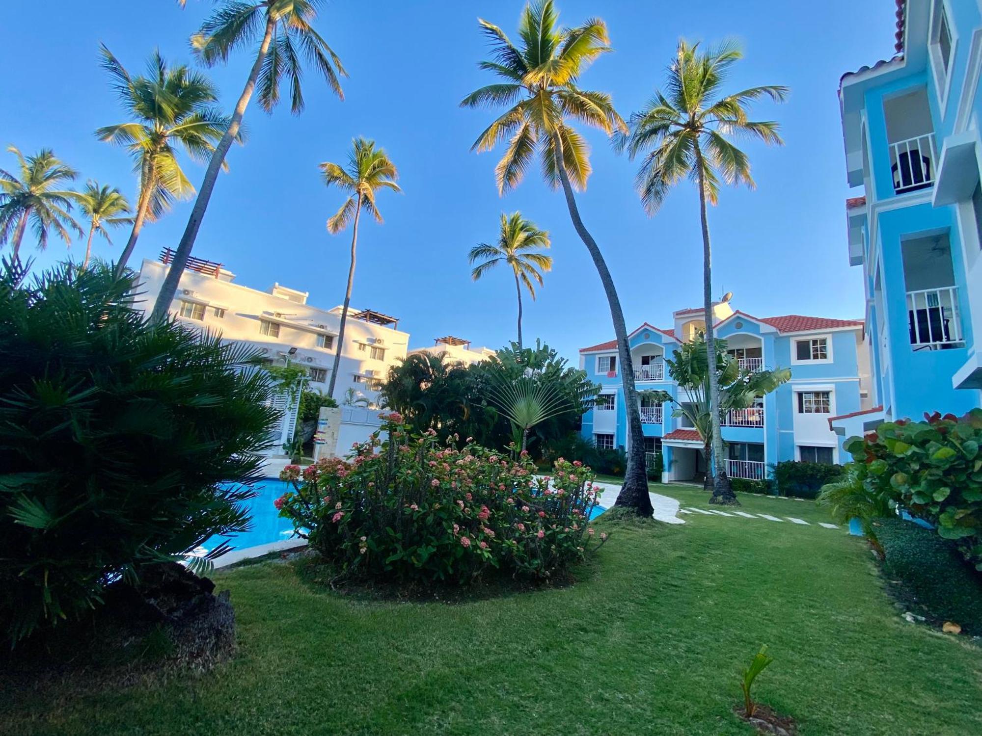 Madonna Pool Beach Los Corales Punta Cana Exterior photo