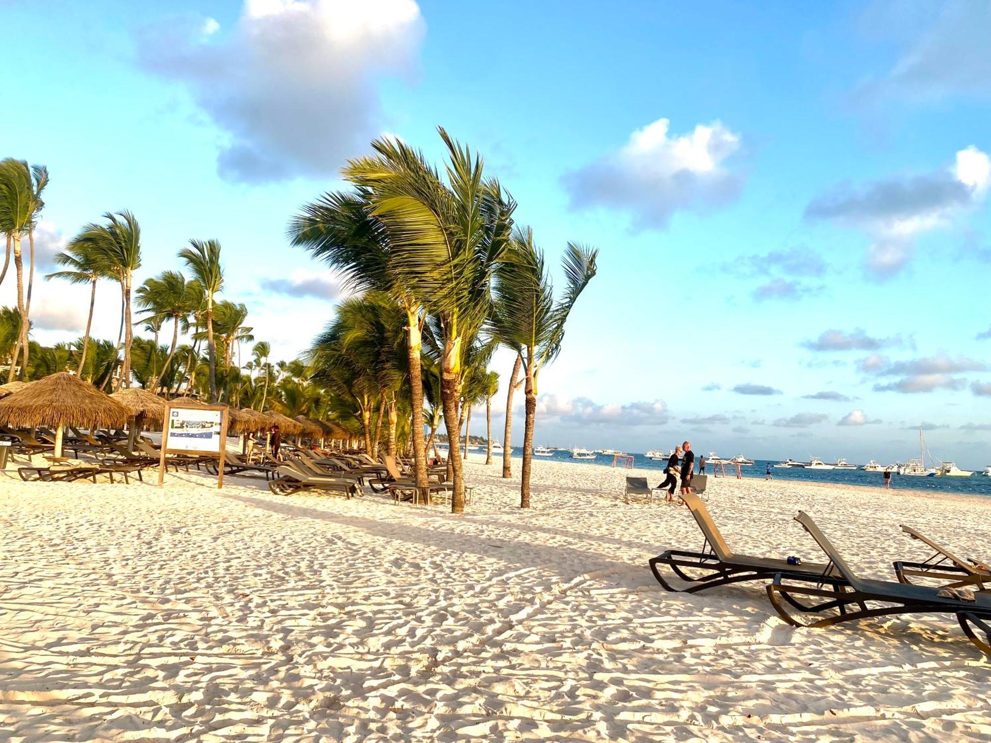 Madonna Pool Beach Los Corales Punta Cana Exterior photo