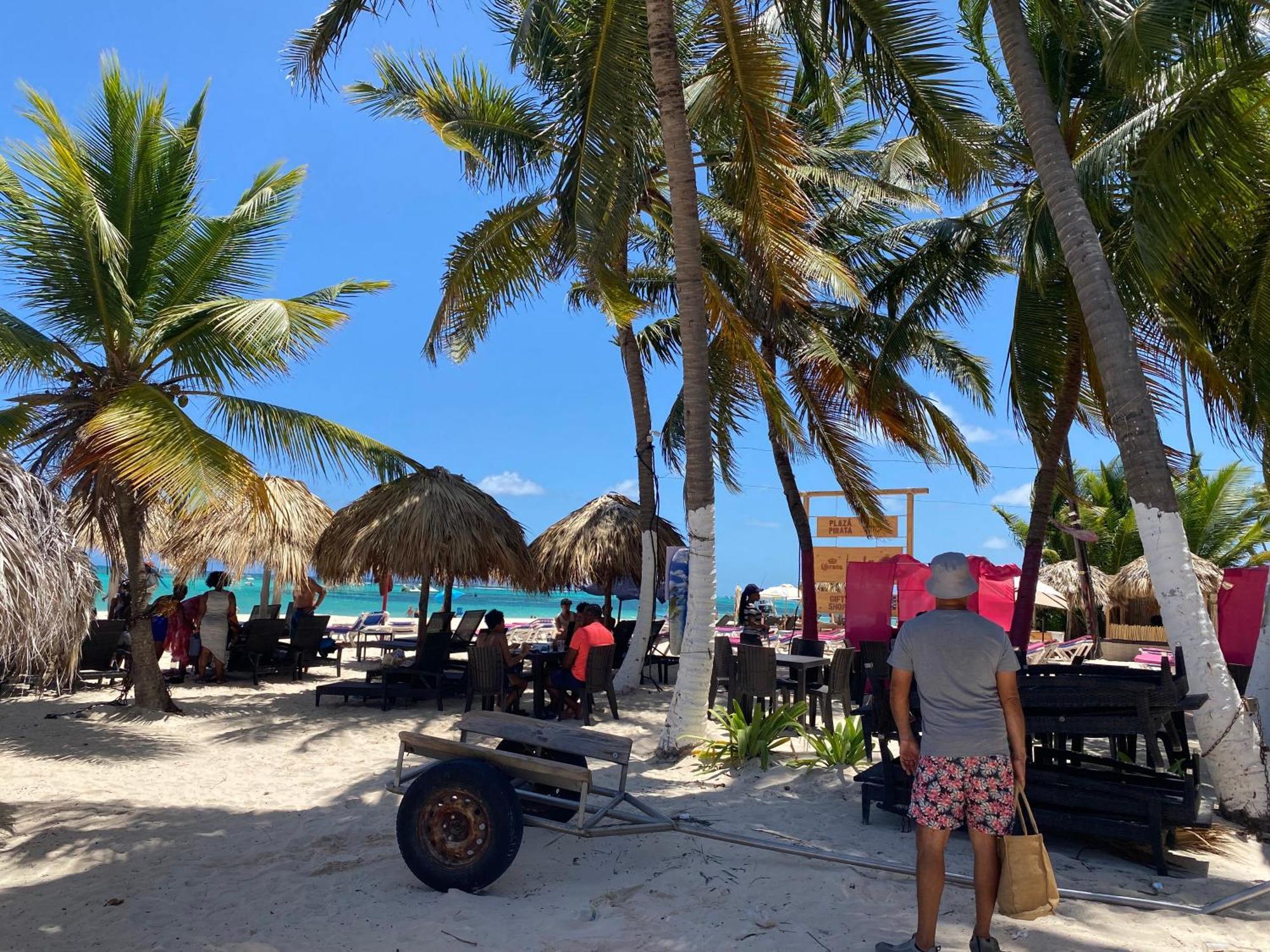 Madonna Pool Beach Los Corales Punta Cana Exterior photo
