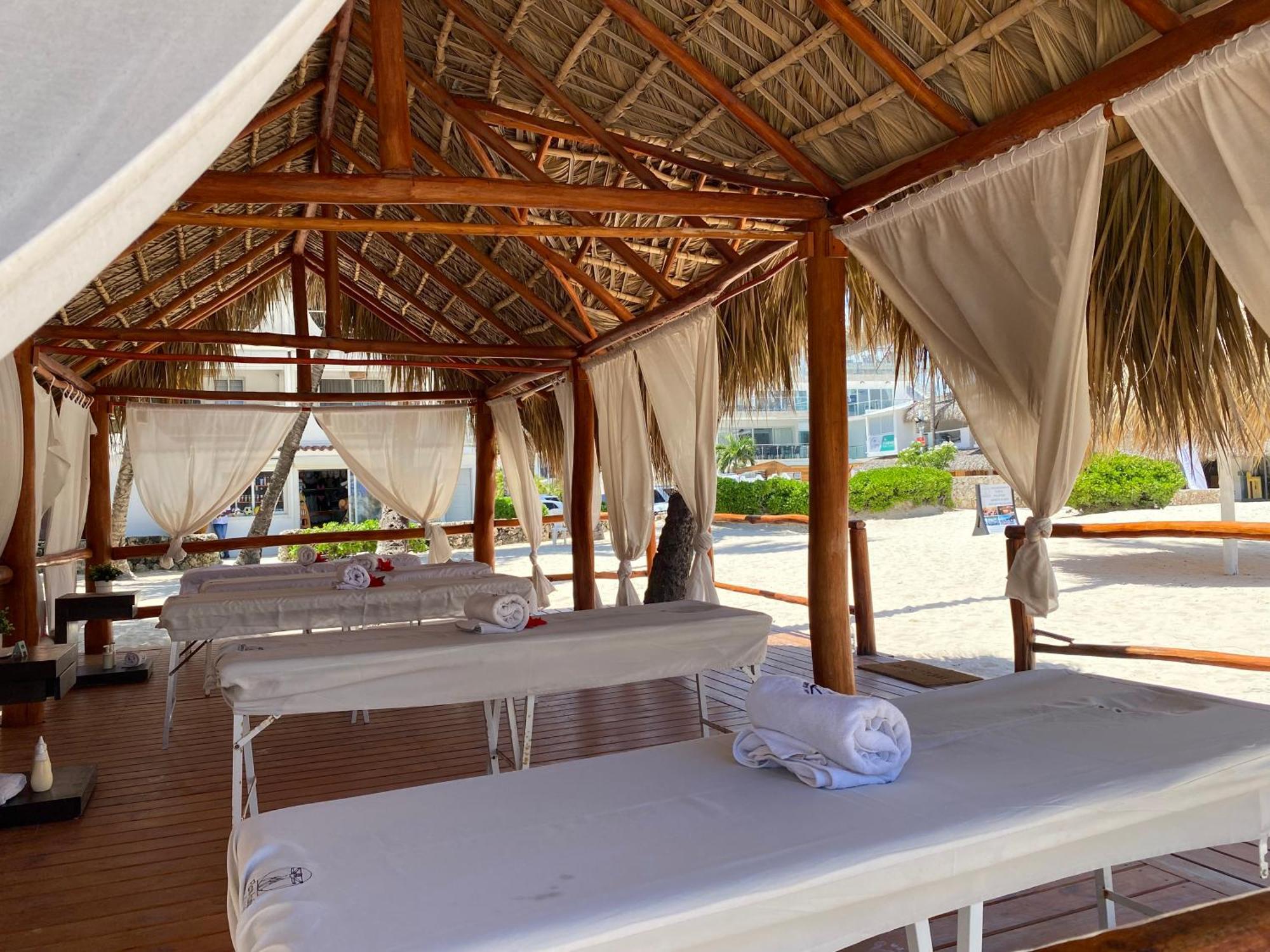 Madonna Pool Beach Los Corales Punta Cana Exterior photo